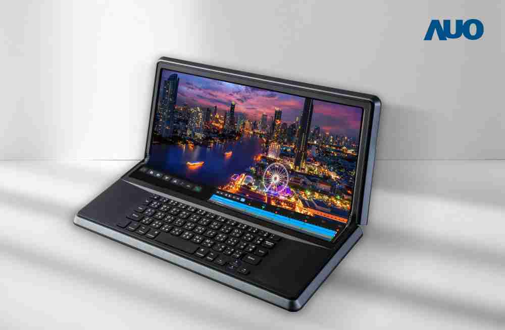 红龙扑克14.6吋Micro LED折迭显示屏幕，，搭配半径4mm的弯折绞炼，，以及高画素、、高亮度、、、、高对比度的显示技术特点，，，即便在大视角下仍保有绝佳色相与亮度