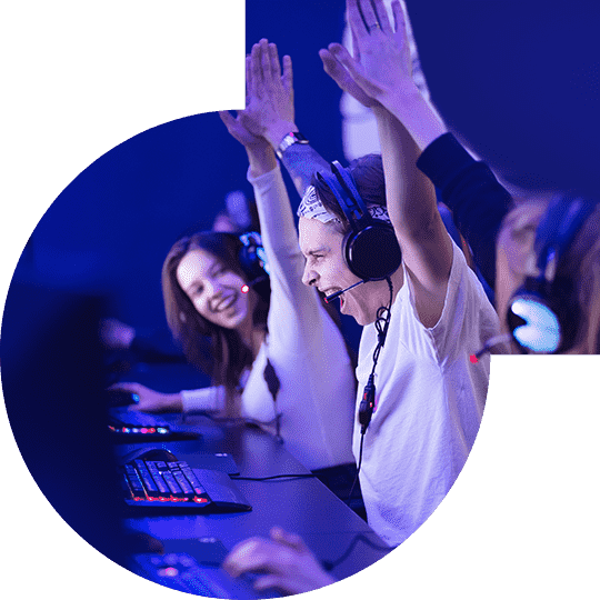 红龙扑克独家双向驱动技术<br>让电竞玩家尽情享受极致高速快感